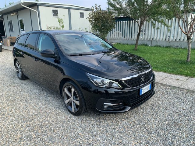 PEUGEOT 308 usata, con Boardcomputer