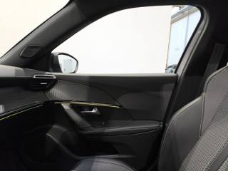 PEUGEOT 2008 usata, con Sedile posteriore sdoppiato
