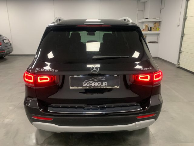MERCEDES-BENZ GLB 200 usata, con Alzacristalli elettrici