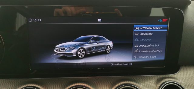MERCEDES-BENZ E 220 usata, con Sensori di parcheggio anteriori