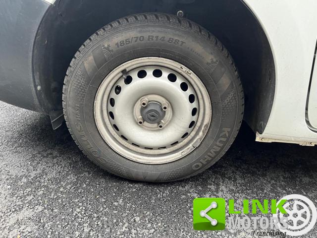 RENAULT Kangoo usata 28