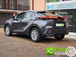 TOYOTA C-HR usata, con USB