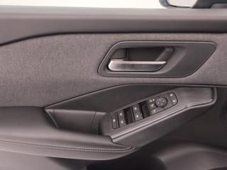 NISSAN Qashqai usata, con Fari LED