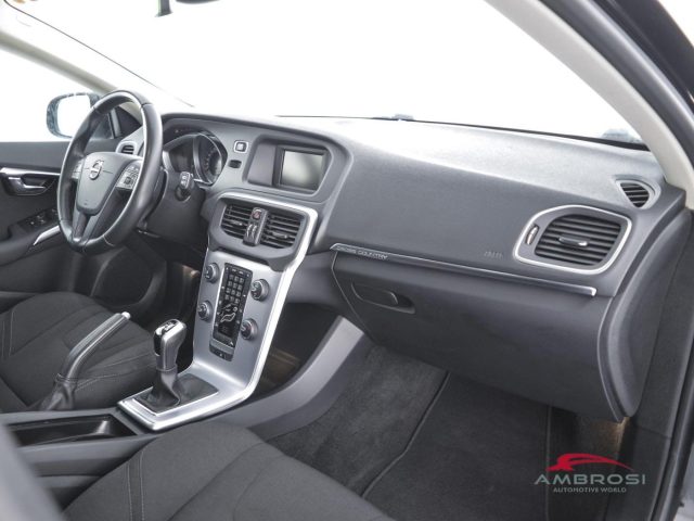 VOLVO V40 Cross Country usata 11