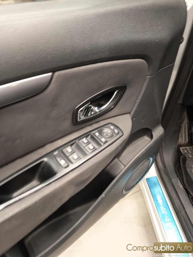 RENAULT Scenic usata 28