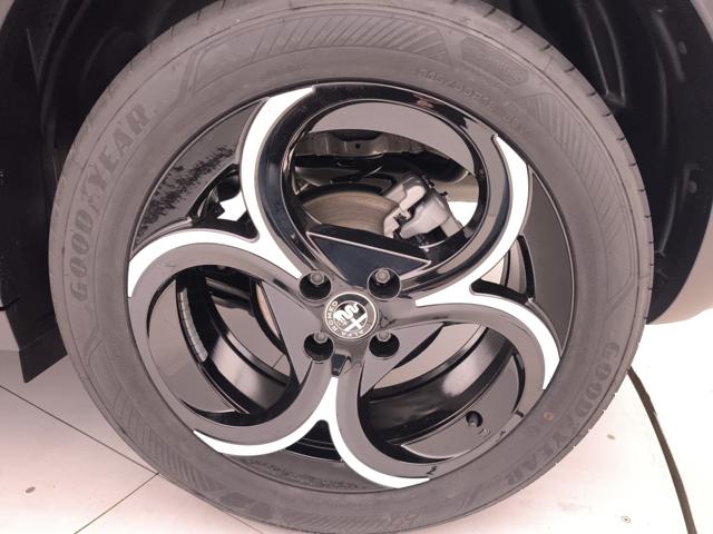 ALFA ROMEO Junior usata, con Portellone posteriore elettrico