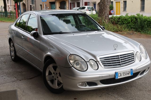 MERCEDES-BENZ E 220 usata, con Cronologia tagliandi