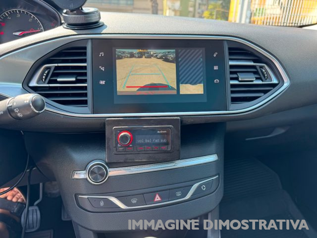 PEUGEOT 308 usata, con Controllo automatico clima