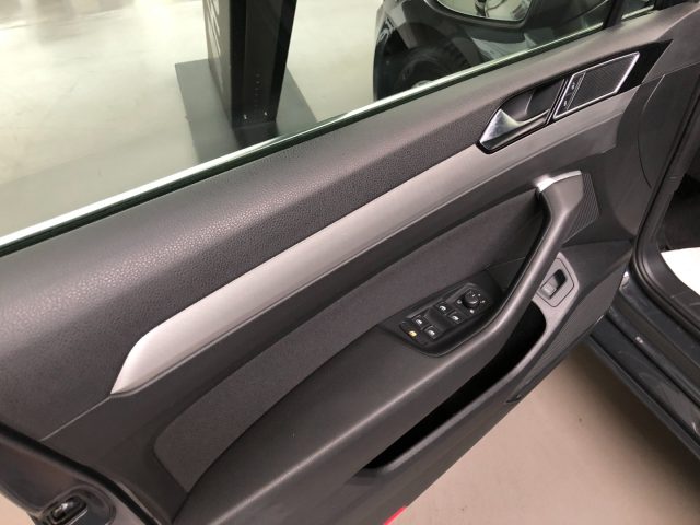 VOLKSWAGEN Passat Variant usata, con Bluetooth