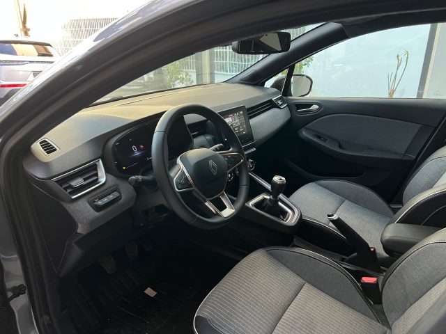 RENAULT Clio usata, con USB