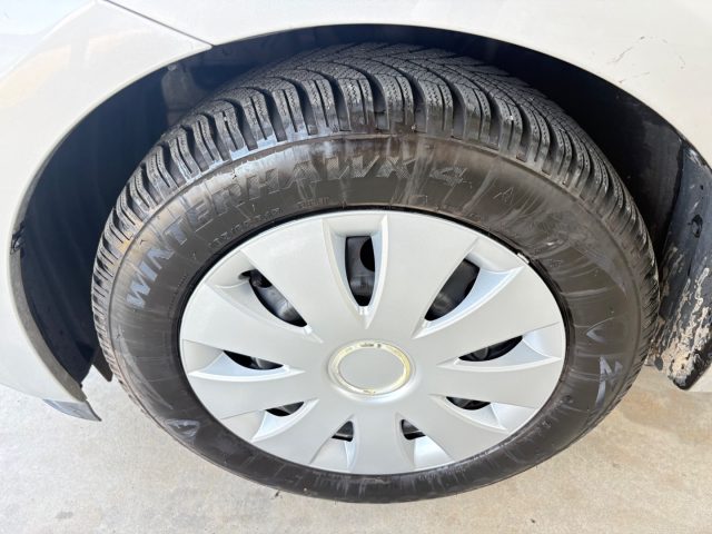 TOYOTA Verso-S usata, con Start/Stop Automatico