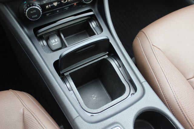 MERCEDES-BENZ GLA 220 usata, con Autoradio digitale