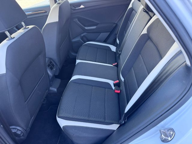 VOLKSWAGEN T-Roc usata, con USB