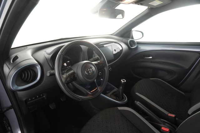 TOYOTA Aygo X usata 8