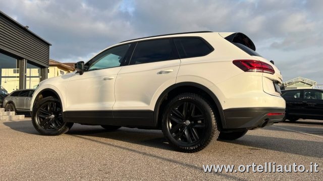 VOLKSWAGEN Touareg usata 32