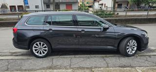 VOLKSWAGEN Passat Variant usata, con Autoradio