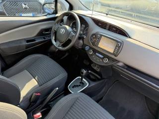 TOYOTA Yaris usata, con Fari Xenon