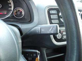 VOLKSWAGEN up! usata 24