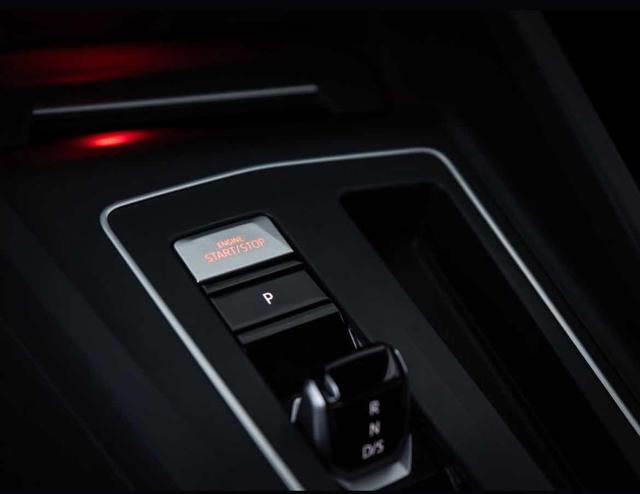 VOLKSWAGEN Golf usata, con Autoradio