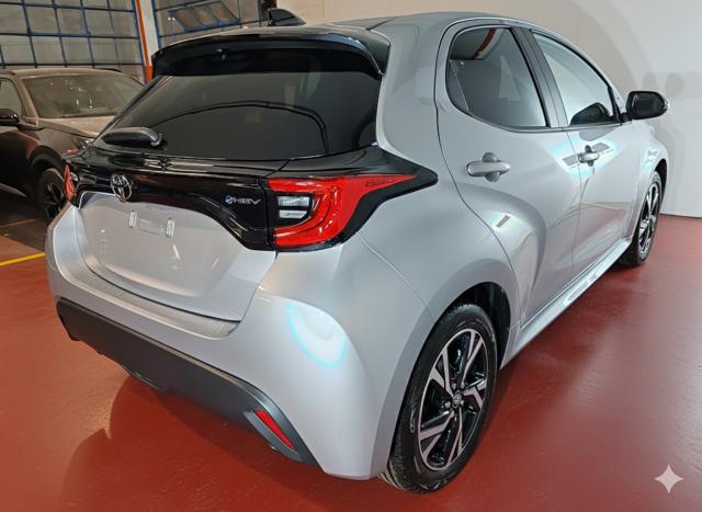 TOYOTA Yaris usata, con Autoradio