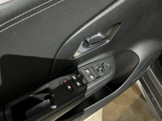 OPEL Corsa usata, con USB