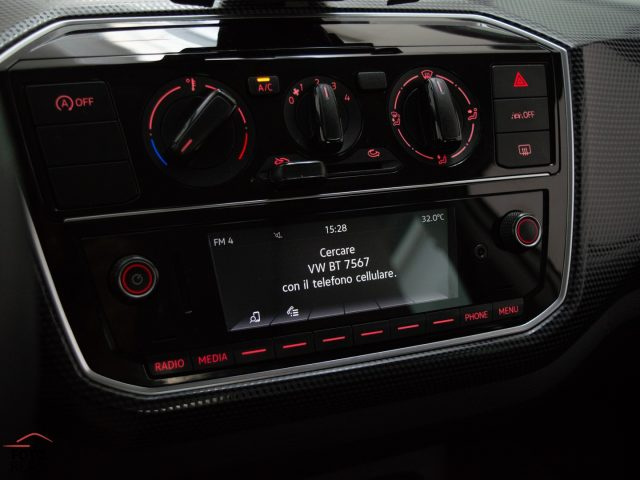 VOLKSWAGEN up! usata 36