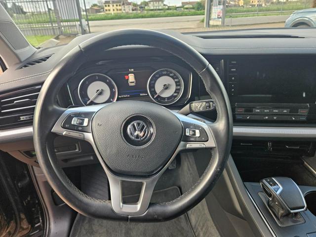 VOLKSWAGEN Touareg usata, con Autoradio