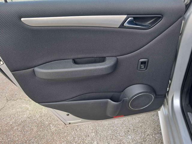 MERCEDES-BENZ B 180 usata 21