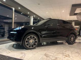 PORSCHE Cayenne usata, con Autoradio