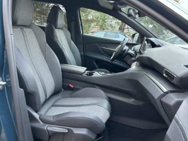 PEUGEOT 5008 usata, con Telecamera per parcheggio assistito