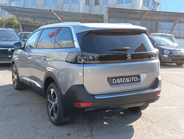PEUGEOT 5008 usata, con Luci diurne LED