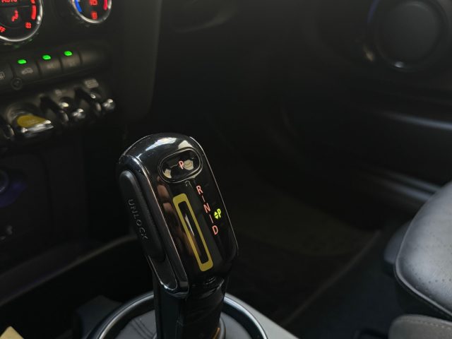 MINI Cooper SE usata, con USB
