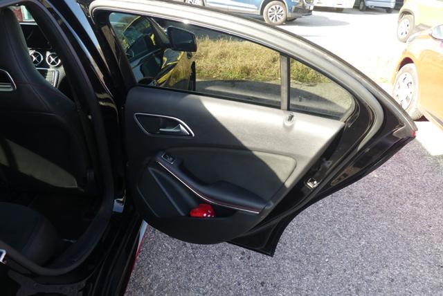 MERCEDES-BENZ A 200 usata, con Sistema di parcheggio automatico