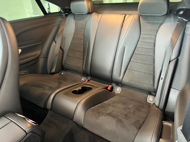 MERCEDES-BENZ E 220 usata, con Cerchi in lega