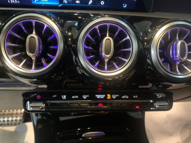 MERCEDES-BENZ A 200 usata, con Gancio traino