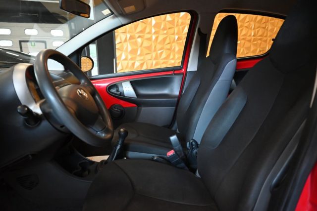TOYOTA Aygo usata 22