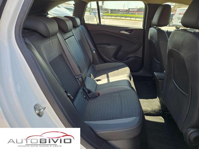 OPEL Astra usata, con USB