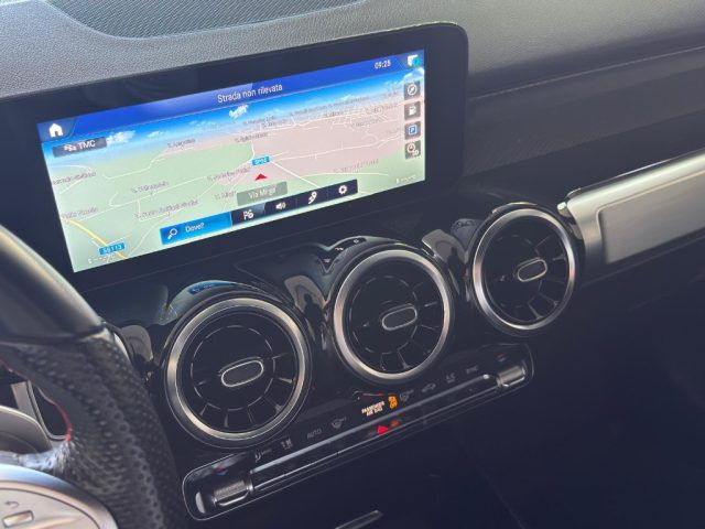MERCEDES-BENZ GLB 200 usata, con Controllo elettronico della corsia