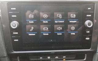 VOLKSWAGEN Golf usata, con USB
