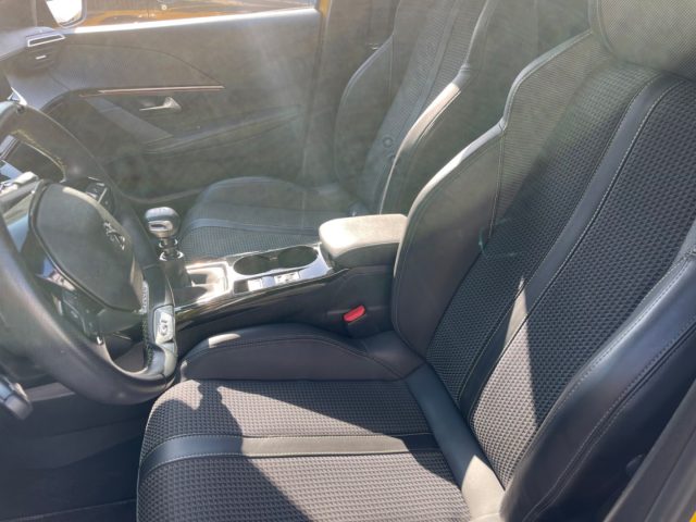 PEUGEOT 208 usata, con Park Distance Control