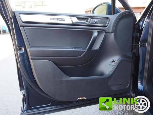 VOLKSWAGEN Touareg usata 24