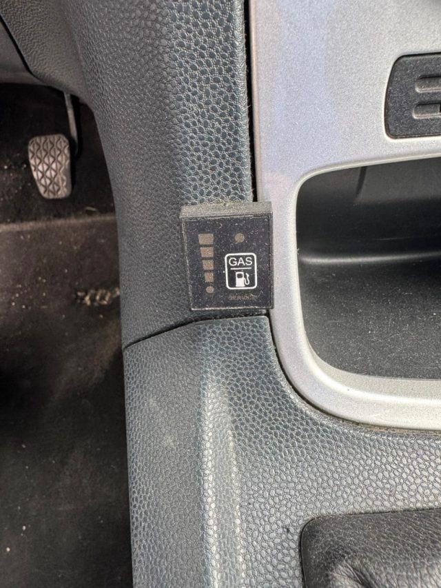 FORD Fiesta usata, con Specchietti laterali elettrici