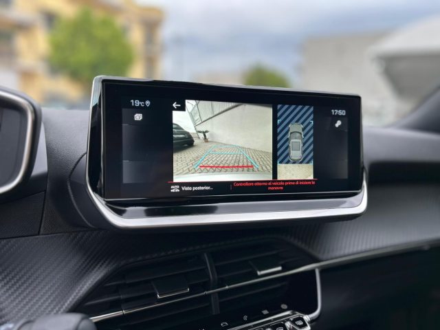 PEUGEOT 2008 usata, con Controllo automatico clima