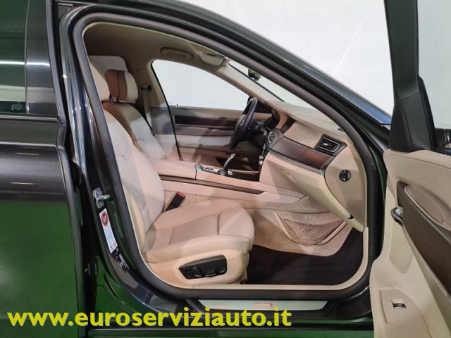 BMW 750 usata, con Portellone posteriore elettrico