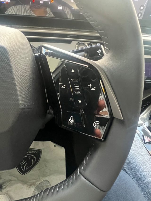 PEUGEOT 3008 usata, con Touch screen