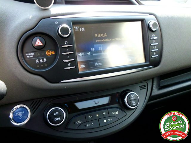 TOYOTA Yaris usata, con Lettore CD