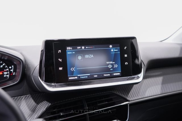 PEUGEOT 208 usata, con Volante in pelle