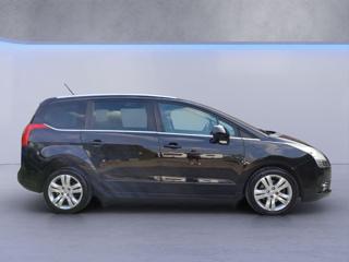PEUGEOT 5008 usata, con Bluetooth