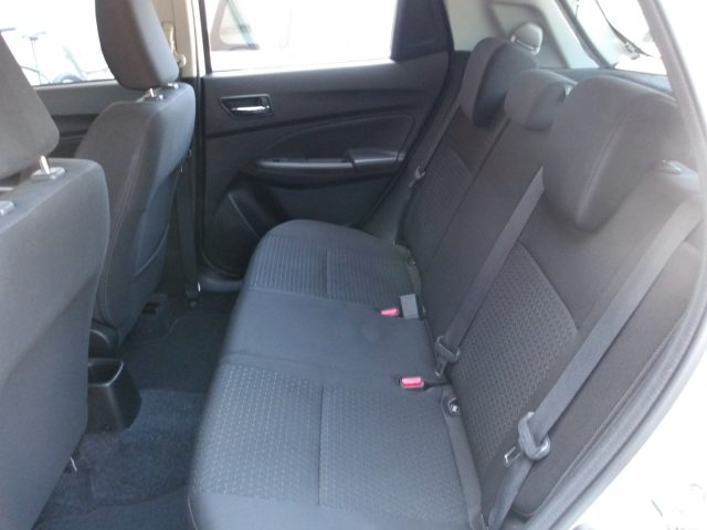 SUZUKI Swift usata, con Sedile posteriore sdoppiato