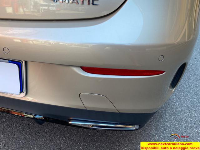 MERCEDES-BENZ E 220 usata, con Leve al volante
